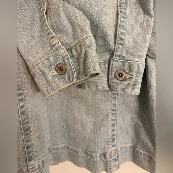 Chicos Platinum Light Wash Denim Button Down Casual Jean Jacket 0 Small - Picture 4 of 4